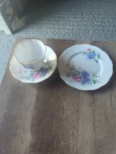 vintage Royal Albert "Friendship Sweet Pea" teacup saucer & Plate set.