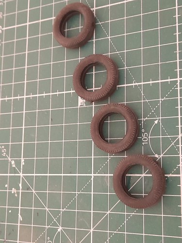 Scale rubber car - 4x,