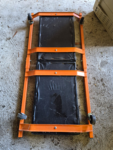 Mechanics padded car - car, creeper