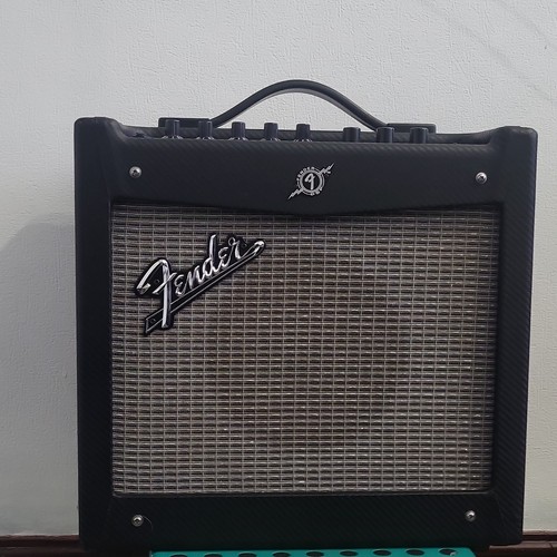 Fender mustang 70w modelling - fender,