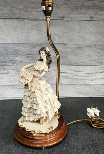 Belcari figuirine table lamp - table,