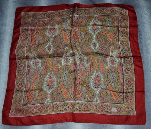 Liberty london scarf features - london,