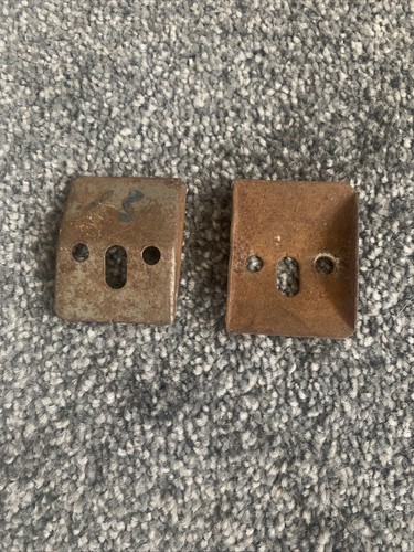 Wall hung sink brackets - wall, used