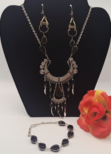 Semi precious black onyx - precious,