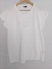 Avenue Embroidered Chest Piece Cap Sleeve Top Ladies White Size 16/18 Fashion 