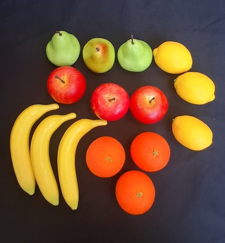 Pieces plastic fruit - pieces,