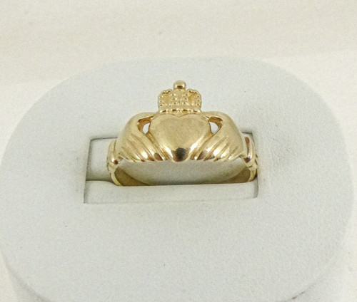 9ct gold claddagh - claddagh, band
