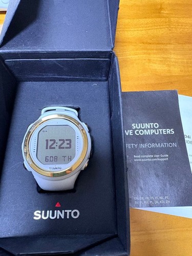 Suunto d4i novo light - light, gold