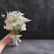 White Calla Lily & Gypsophilia