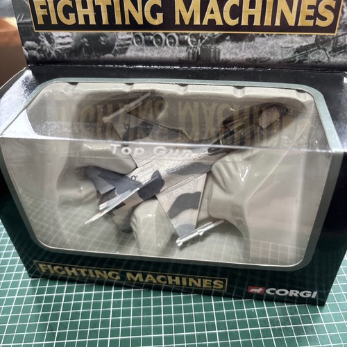 Corgi fighting machines top - corgi,