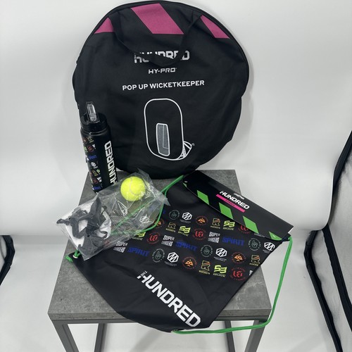 The hundred cricket - the, essentials