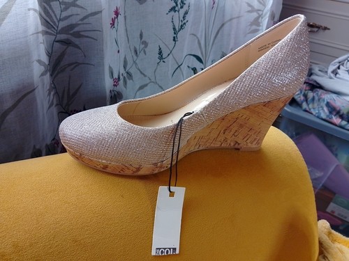 Stunning gold shimmer wedges - stunning,