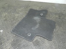 107. 2007 VOLVO S80 D5. FLOOR