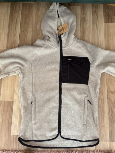 Bnwt revolutionrace sherpa - revolutionrace,