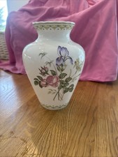 Vintage Royal Doulton Camilla H5185 Flower Vase 7" / 18cm Height 1990