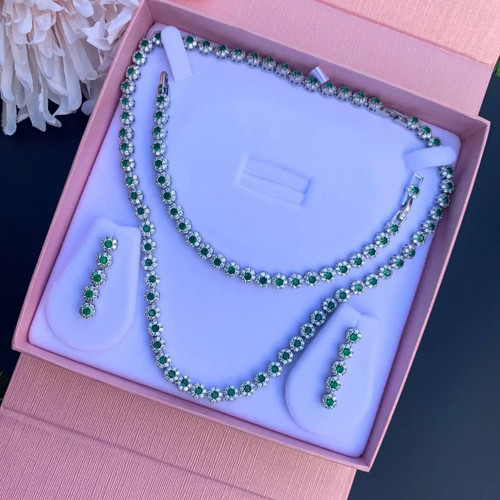 White gold finish - finish, emerald