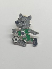 Rare Wolfsburg FC Wolf Mascot Pin Badge Volkswagen Sponsors