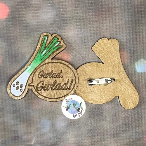 Welsh singing leek - welsh, wooden