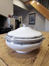 Wedgwood AMHERST lidded tureen
