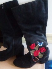 Ladies Black Faux Suede Embroidered Boots Size 7