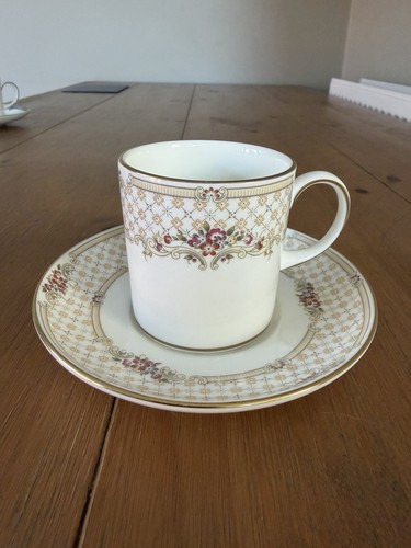 Wedgwood bone china - bone, cup