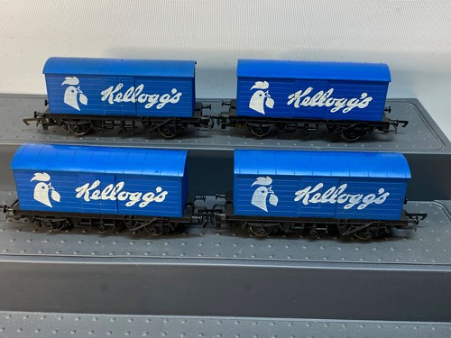 Hornby lwb vans - hornby,