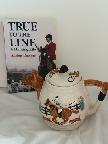 Hunting fox hounds - &hounds, teapot