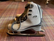 Reebok women’s figure skates soft boot UK size 5 / US size 7