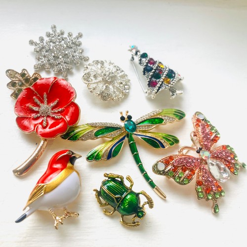Vintage style brooch - style,