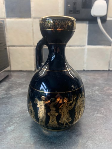 Greek jug with gold - , detailing