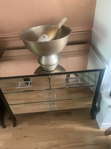 Mirrored drawers - mirrored,