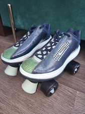 Ladies size 6 Nike trainer