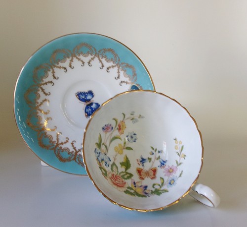 Aynsley pembroke butterfly - butterfly, cup