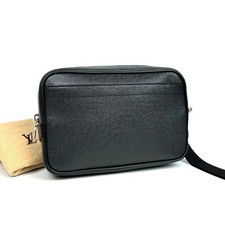 LOUIS VUITTON Taiga Calga