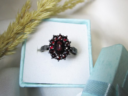 Vintage garnet cluster - vintage, ring
