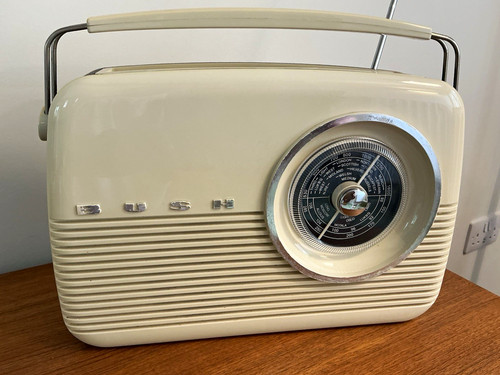 Bush tr82 portable radio fm - portable,