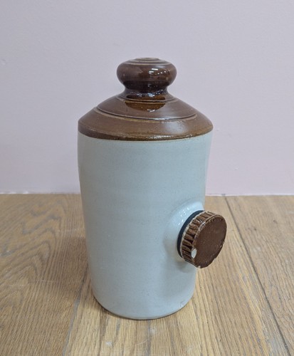 Vintage two pint stoneware - two, bed