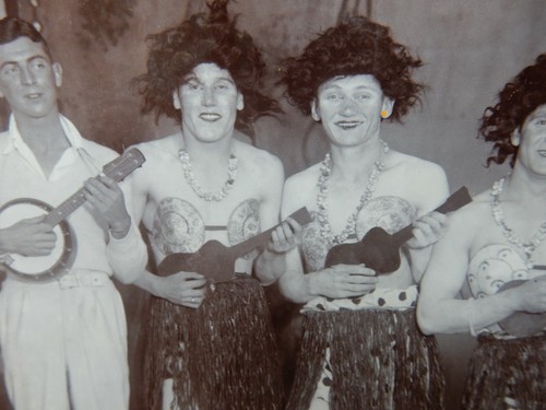 Art deco navy drag - , queens