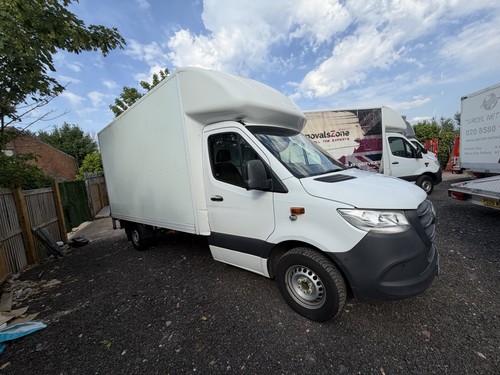 Mercedes sprinter 2020 luton - mercedes,