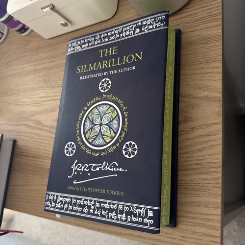 The silmarillion illustrated - the, silmarillion.