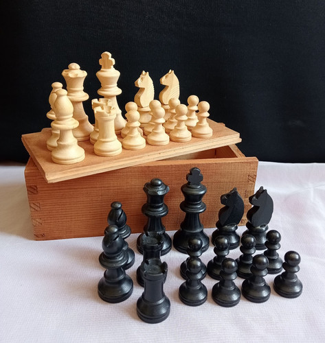 Small vintage staunton pattern - staunton,
