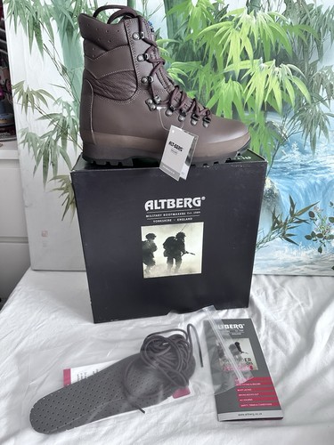 Altberg brown military boots - brown,
