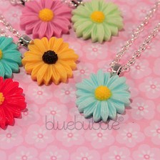 FUNKY VINTAGE 22mm DAISY NECKLACE WEDDING FAVOUR CUTE GIFT BRIDE BRIDESMAID PROM