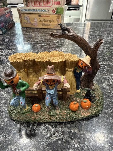 Lemax 2019 sinister - sinister, scarecrows