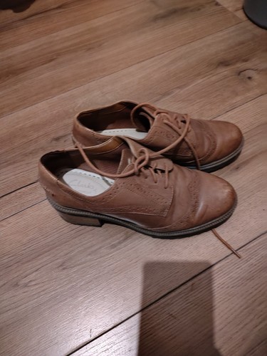 Clarks lace leather shoes - up,