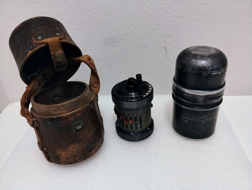 Curta calculator type - curta,