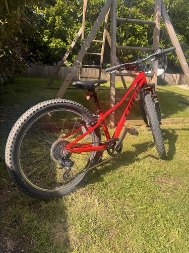Kids red trek precaliber - trek,