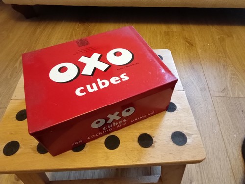 Oxo cubes metal - cubes, tin