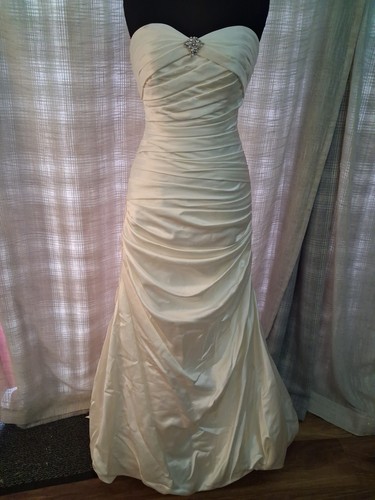 Wedding dress size ivory - wedding,