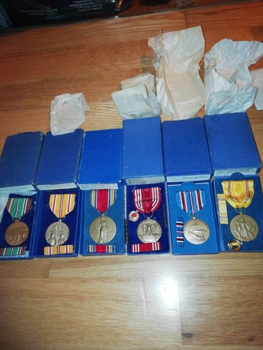 Ww2 medals set original - ww2,